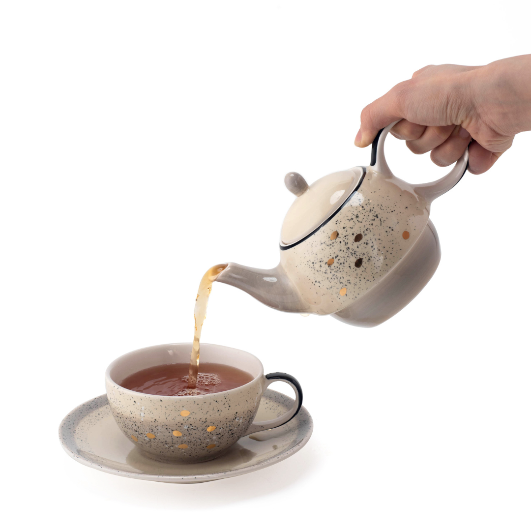 Sao in the Afternoon at The Tea Garden Teapot-in-one Hamper Gift Box Set