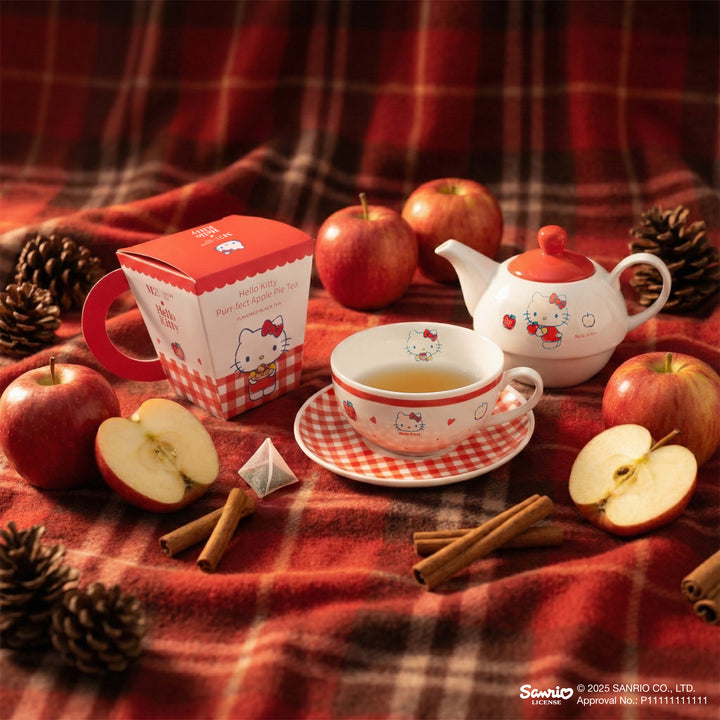 Hello Kitty's Crisp & Cute Teapot Set
